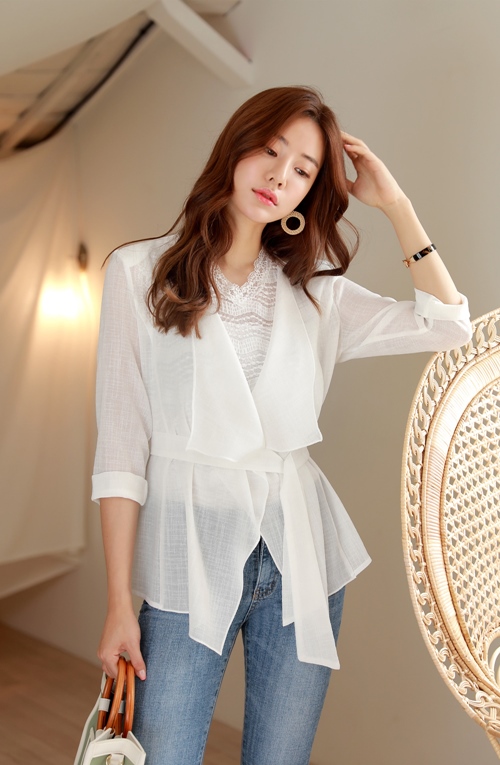 3 kiểu áo khoác công sở duyên dáng bất chấp nóng