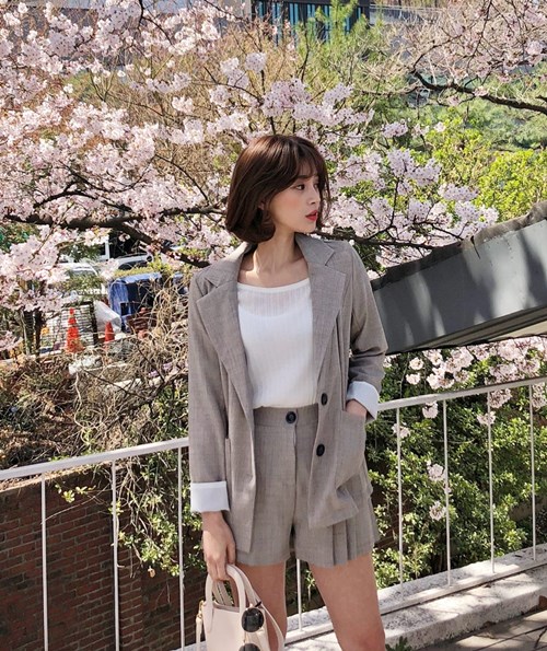 Mặc quần short đi làm không hề bất khả thi